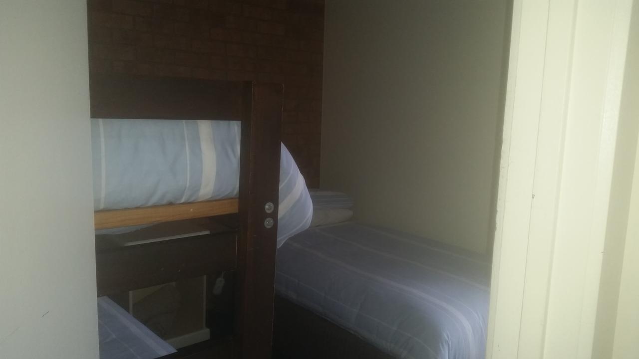 Omeo Motel エクステリア 写真