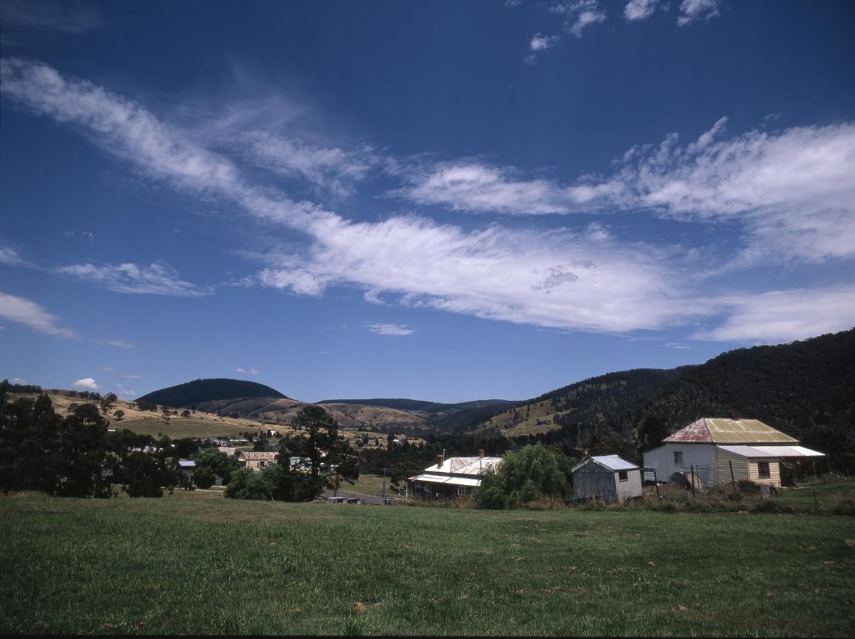 Omeo Motel エクステリア 写真