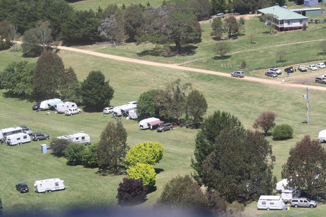 Omeo Motel エクステリア 写真